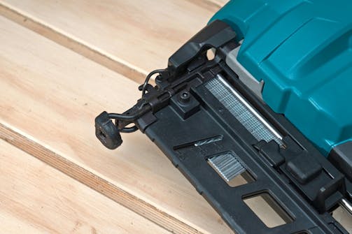 Spikerpistol: Spikerpistol med gummianslag Spikerpistol: Spikerpistol med gummianslag